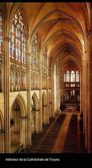 Superbe T2 De Caractere Au Centre Classe 3 Etoiles Troyes Exterior foto